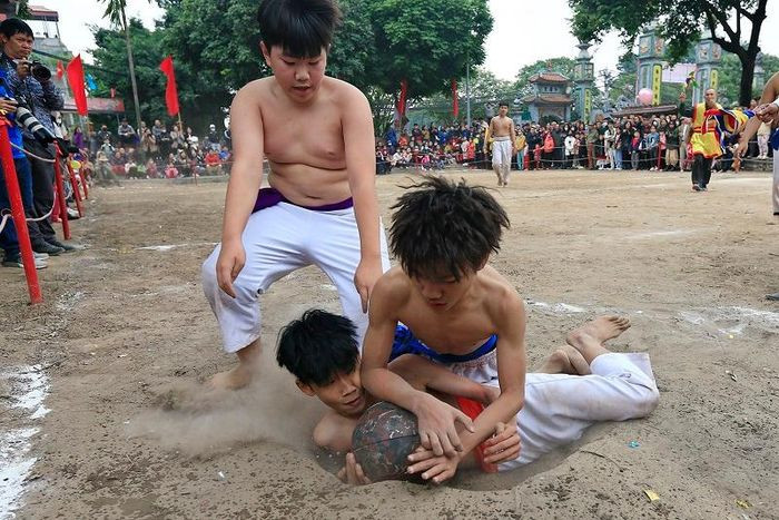 Tinh than thuong vo tai le hoi vat cau Thuy Linh-Hinh-2