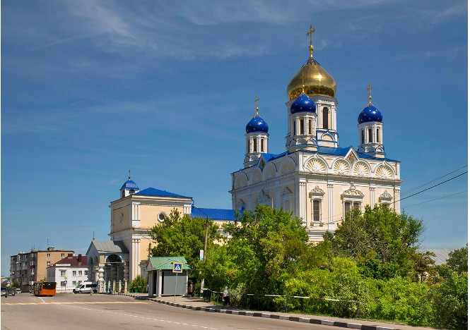 9. Yelets: Yelets là một thị trấn nhỏ ở Vùng Lipetsk (miền trung nước Nga), nhưng đồng thời, nó là một trong những thị trấn lâu đời nhất ở Nga. Quảng trường Đỏ là một phần của pháo đài Yelets.