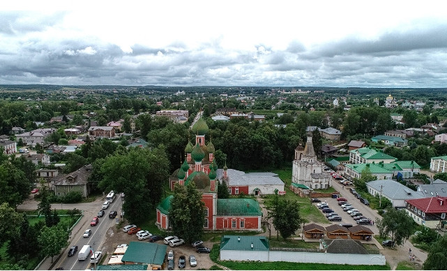 4. Pereslavl-Zalessky: Thị trấn cổ Pereslavl-Zalessky nằm ở Vùng Yaroslavl nổi tiếng với số lượng lớn các điểm tham quan kiến trúc Nga thời trung cổ được bảo tồn. Quảng trường Đỏ là nơi diễn ra các cuộc họp của mọi người vào thời Trung cổ.