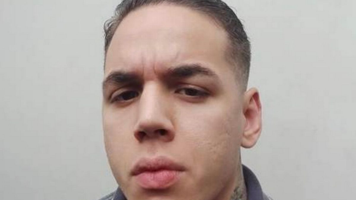 Bắt giữ kẻ tình nghi ăn thịt người ở sân bay Bồ Đào Nha Bat giu ke tinh nghi an thit nguoi o san bay Bo Dao Nha