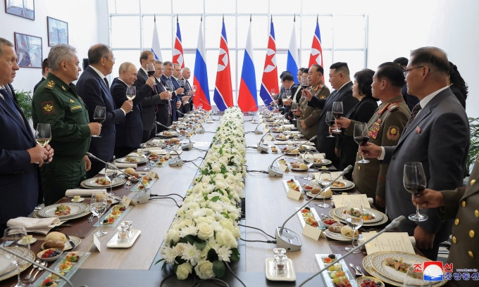 Thuc don Tong thong Nga chieu dai ong Kim Jong-un