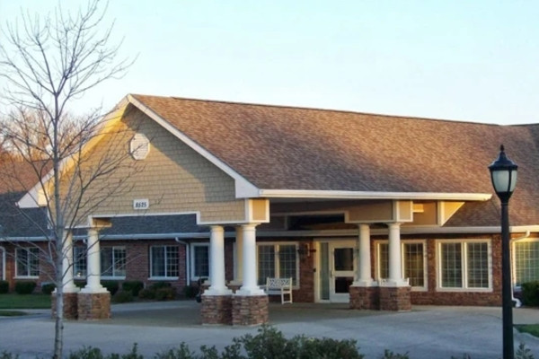 Nguoi phu nu bat ngo “song lai” trong tui dung xac khoa kin