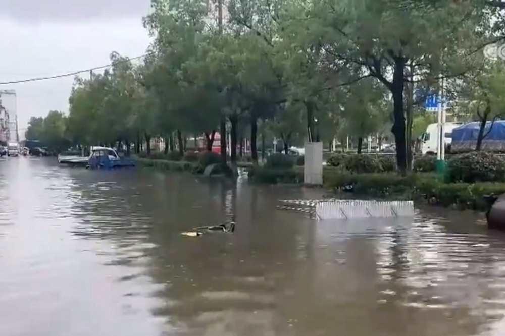 Nắng nóng kinh hoàng ở thủ đô Bắc Kinh, nhiệt độ cao kỷ lục - Hình 2 Nang nong kinh hoang o thu do Bac Kinh, nhiet do cao ky luc-Hinh-2