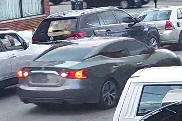 Ghi hình về nạn cướp, phóng viên Mỹ bị trấn lột cả máy quay Ghi hinh ve nan cuop, phong vien My bi tran lot ca may quay