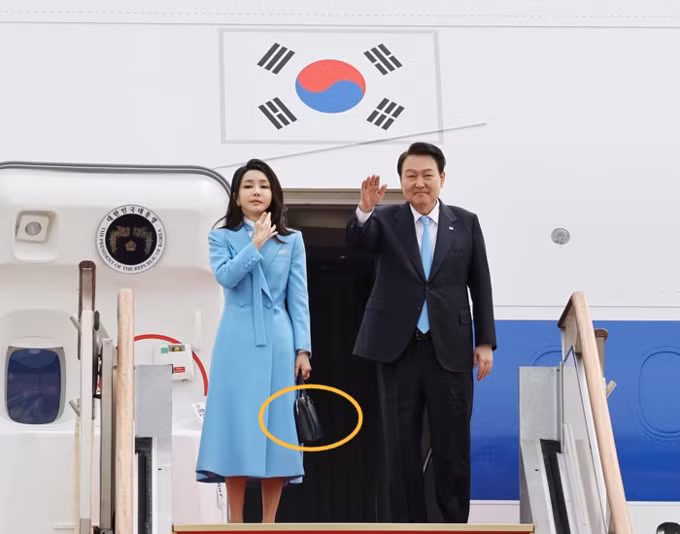 Sự nổi tiếng của bà Kim trong lĩnh vực thời trang dễ dàng tìm thấy trên cổng thông tin điện tử ở Hàn Quốc.