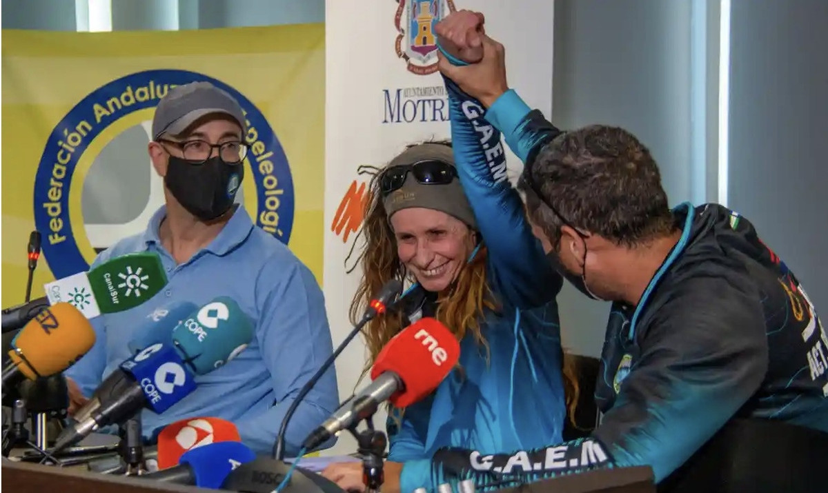 Người phụ nữ tự nguyện sống 500 ngày trong hang động - Hình 2 Nguoi phu nu tu nguyen song 500 ngay trong hang dong-Hinh-2