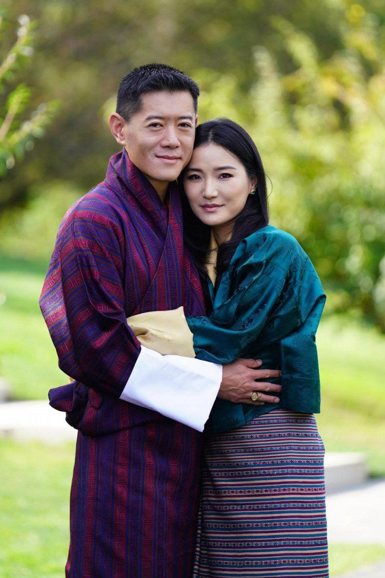 Hoàng hậu Bhutan nổi tiếng là một người kín tiếng. Bà được công chúng yêu mến bởi vẻ xinh đẹp mặn mà và tài năng xuất chúng.