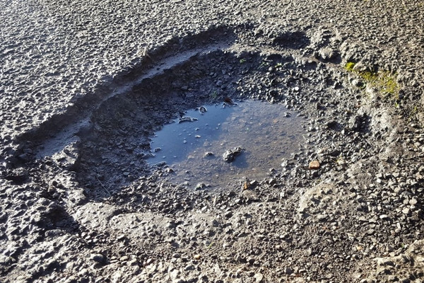 Italia: Tu y lap o ga tren duong, bi phat hon 20 trieu Dong