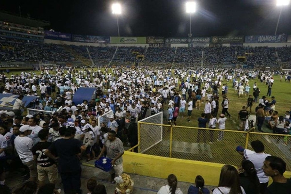 Nhớ lại những vụ giẫm đạp kinh hoàng tại sân vận động thế giới Nho lai nhung vu giam dap kinh hoang tai san van dong the gioi