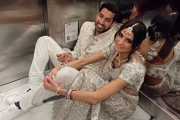 Đêm tân hôn, cặp đôi bị mắc kẹt trong thang máy suốt 2 tiếng Dem tan hon, cap doi bi mac ket trong thang may suot 2 tieng