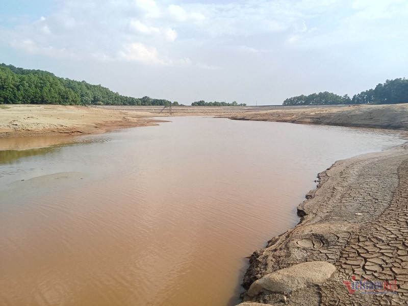 Ha Tinh: Ho cap nuoc can tro day, nguy co thieu nuoc sinh hoat-Hinh-3