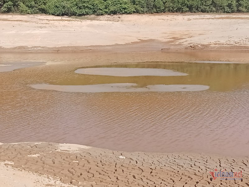 Ha Tinh: Ho cap nuoc can tro day, nguy co thieu nuoc sinh hoat-Hinh-2