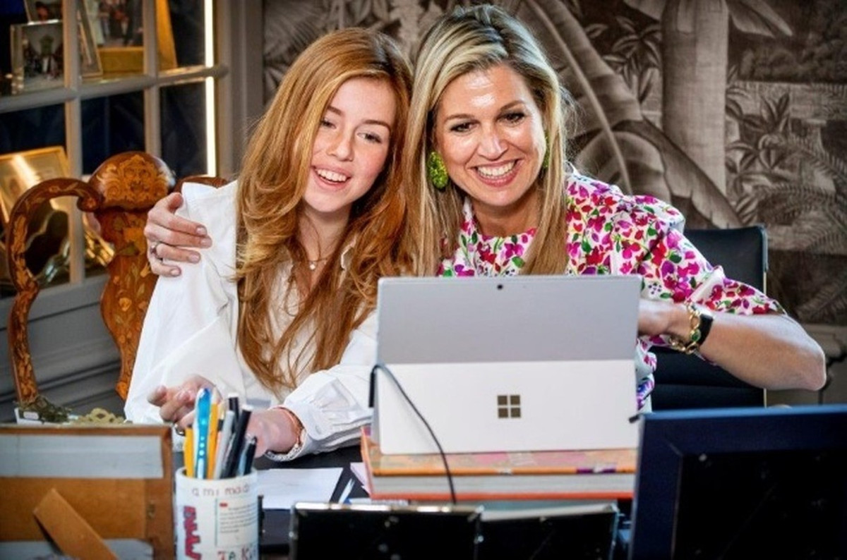 Mỗi lần xuất hiện trước ống kính, công chúa 18 tuổi đều thu hút mọi ánh nhìn nhờ nhan sắc xinh đẹp và nụ cười tỏa nắng.