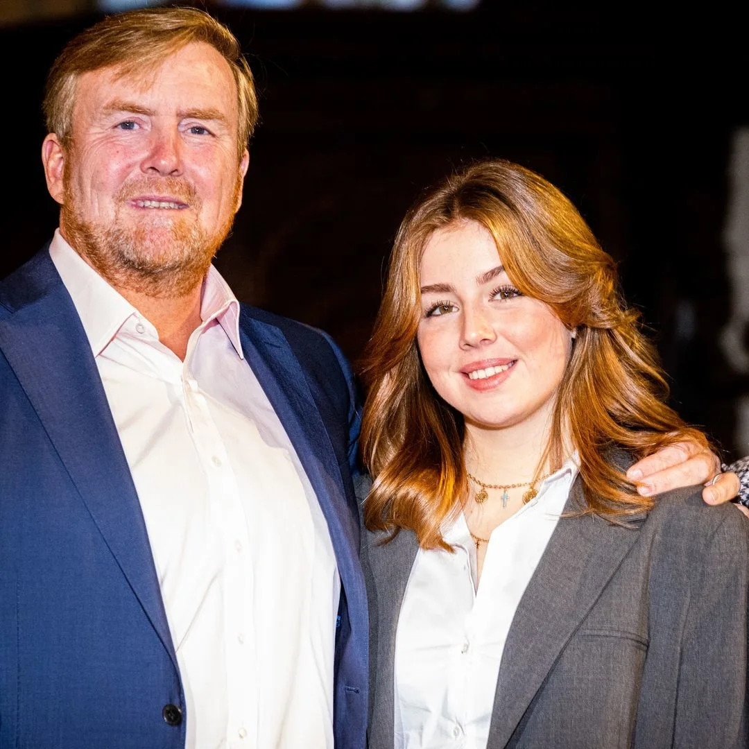 Cả nhà vua và Hoàng hậu Maxima đều chia sẻ những bức ảnh chân dung mới của Alexia trên trang cá nhân cùng với niềm tự hào về con gái.