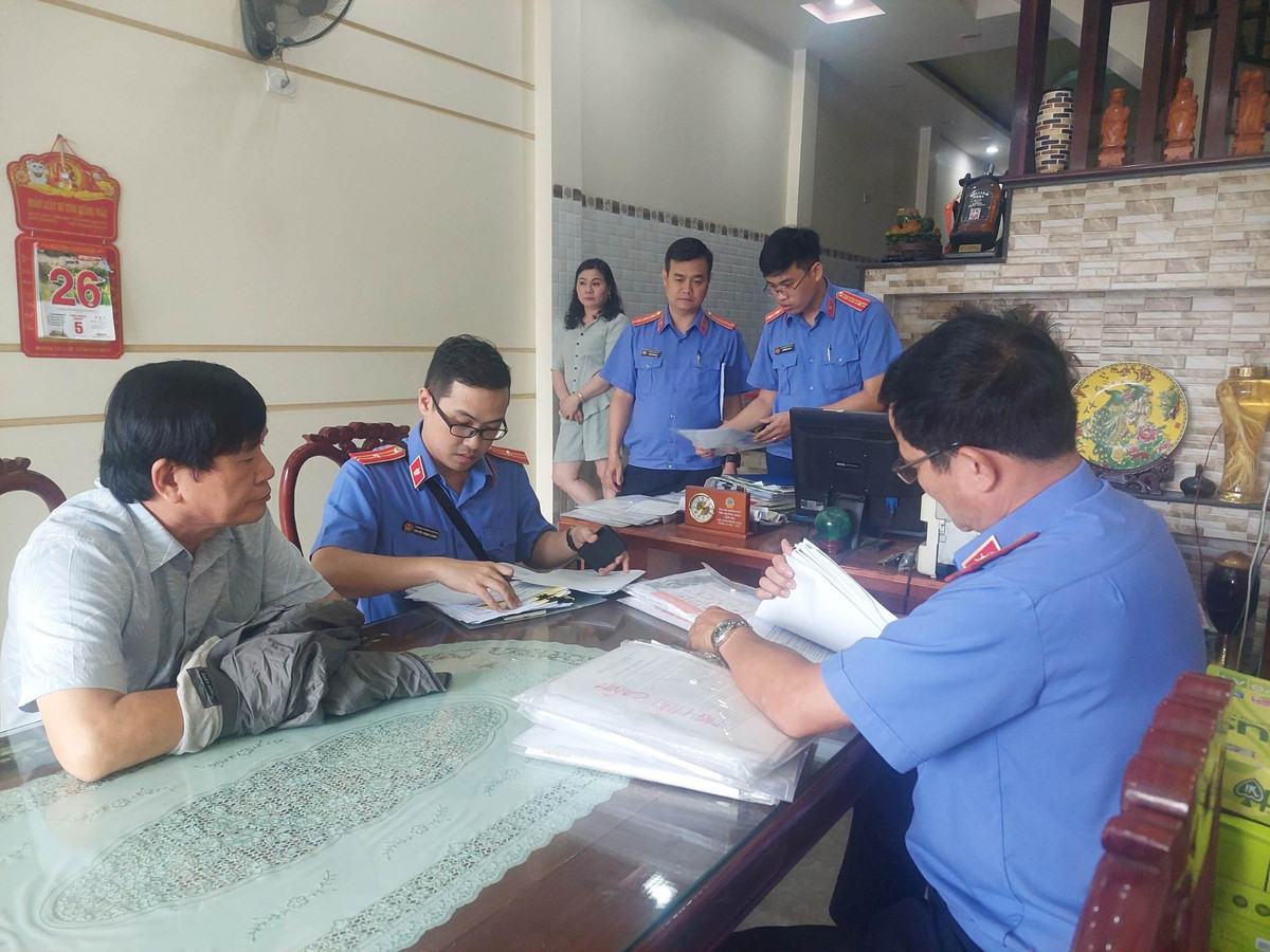 Vu hoi lo tai Trung tam phap y Quang Ngai: Khoi to them nguyen chanh an huyen