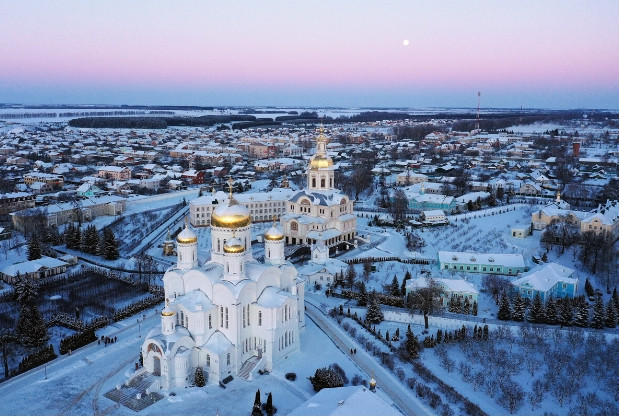 Càng đi về phía đông, trời càng lạnh. Trong ảnh là khu vực Nizhny Novgorod và Kirov đang trải qua sương giá -36°C và dự kiến sẽ tồn tại khá lâu.