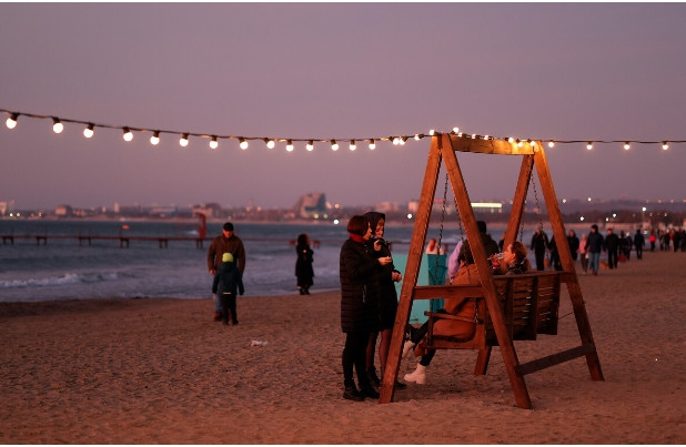 Trong khi đó, ở miền nam nước Nga, mùa đông hoàn toàn khác. Ở Sochi và Anapa, nhiệt độ dao động từ 10-15°C. Ảnh: RBTH.