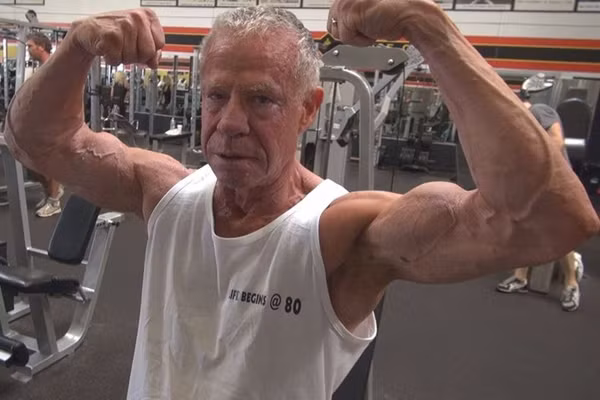 Cu ong 90 tuoi la van dong vien the hinh nam gia nhat the gioi-Hinh-2