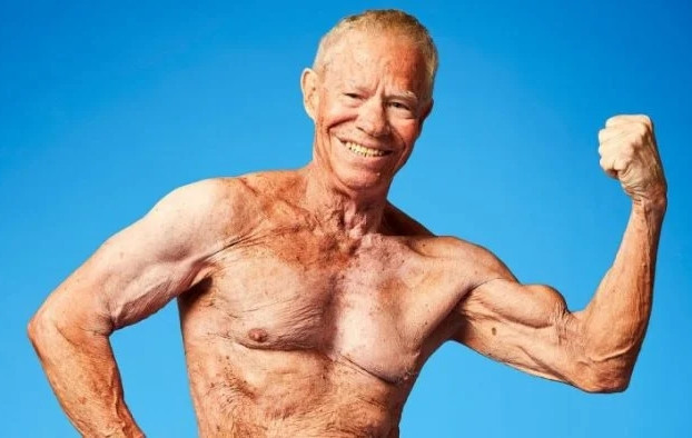 Cụ ông 90 tuổi là vận động viên thể hình nam già nhất thế giới Cu ong 90 tuoi la van dong vien the hinh nam gia nhat the gioi
