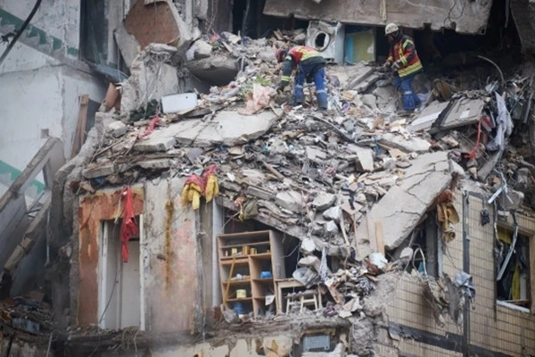 Ít nhất 72 người bị thương, trong đó có 13 thanh niên, cập nhật mới nhất từ Hội đồng thành phố Dnipro cho biết. Ảnh: Getty.