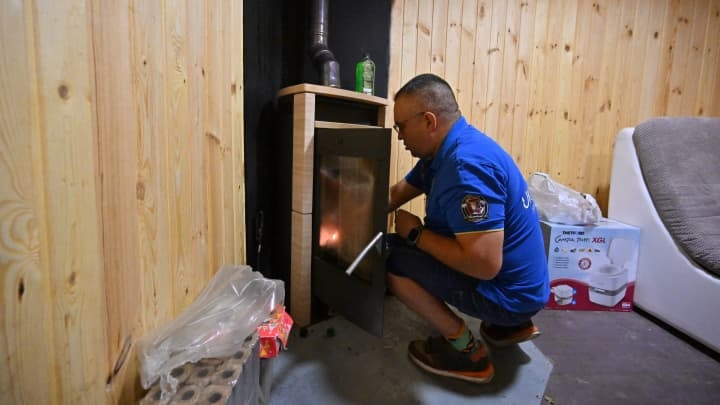 Người đàn ông Ukraine chi nửa tỷ đồng xây hầm tránh bom - Hình 2 Nguoi dan ong Ukraine chi nua ty dong xay ham tranh bom-Hinh-2