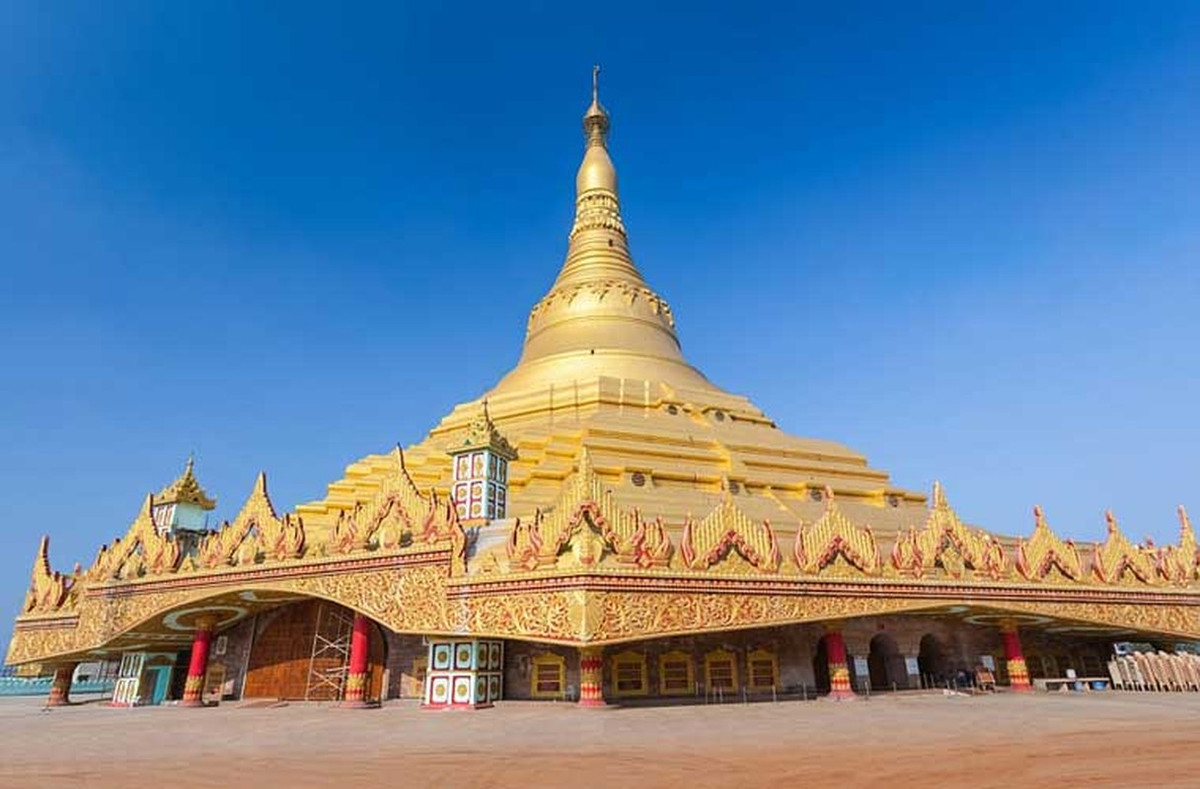 Chùa Vipassana ở Mumbai, Ấn Độ.