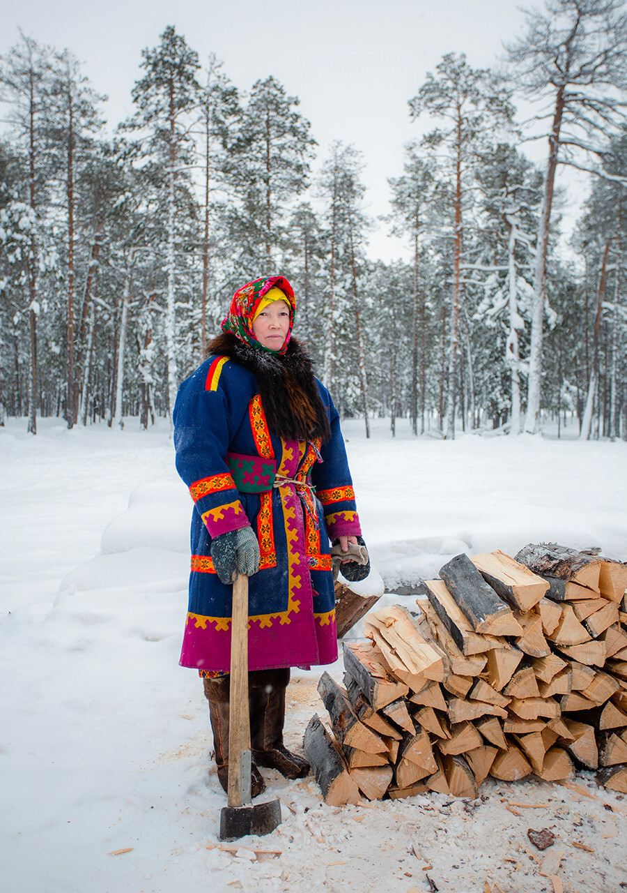 Người Khanty: Đây là một dân tộc Finno-Ugric ở Tây Siberia, phần lớn sống ở Khu tự trị Khanty-Mansi (một phần của Vùng Tyumen). Họ có ba phương ngữ ngôn ngữ. Từ 'khanty' có nghĩa đơn giản là "con người".