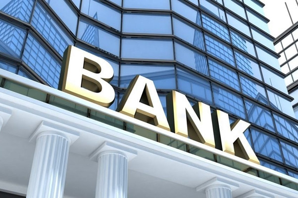 Den ngan hang cuop 1 USD chi vi muon duoc ngoi tu