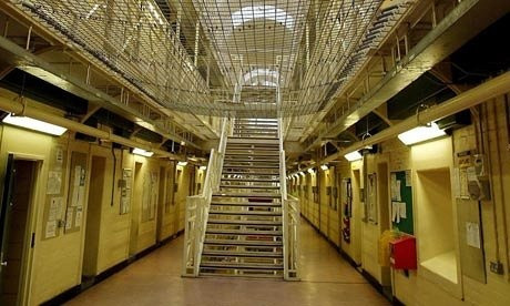 Hàng loạt tội phạm đồi trụy khác cũng thụ án trong nhà tù an ninh cao nhất nước Anh này.