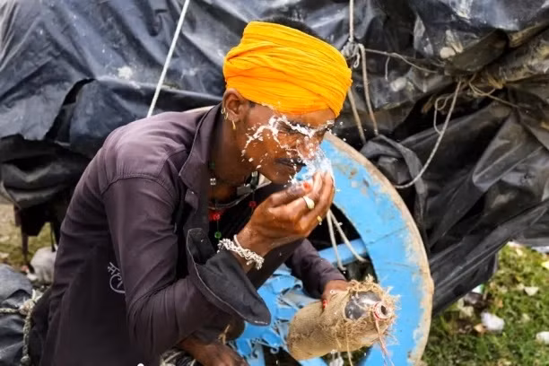 Thay gi tu tram nguoi chet vi nang nong o An Do?