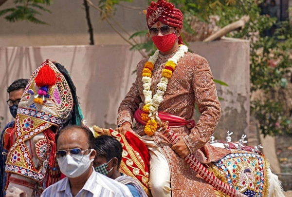 Chu re doi huy hon vo ly, bo co dau di bao canh sat