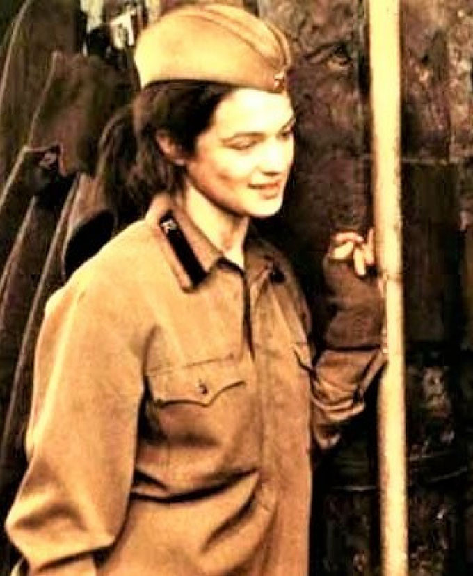 Theo ước tính, có khoảng 2.000 phụ nữ Liên Xô tham gia cuộc chiến tranh Vệ quốc vĩ đại trong vai trò xạ thủ bắn tỉa. Ảnh: ER.