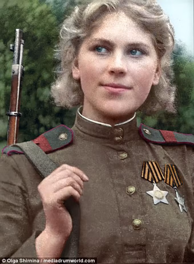 Theo thống kê, chỉ trong vòng một tháng sau khi cầm súng, Shanina đã hạ gục tới 17 lính Đức Quốc Xã.
