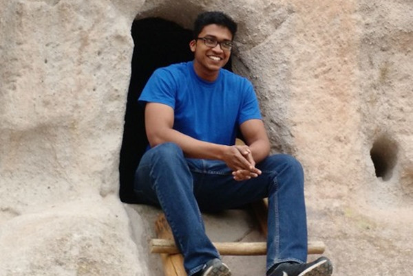 Nhat duoc 1,4 ty giau trong toilet, nhan vien ve sinh doi doi