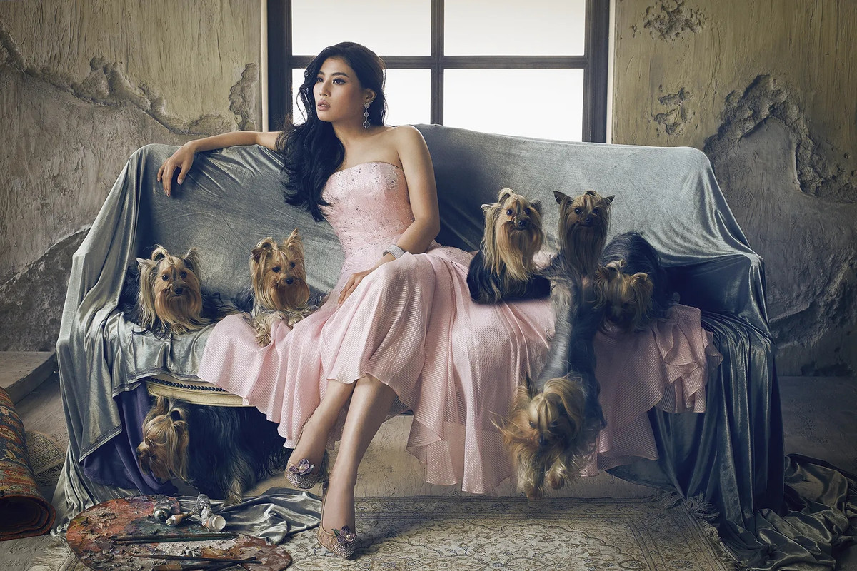 Sau gần 20 năm kinh nghiệm làm thiết kế thời trang, Sirivannavari đã tạo dựng được chỗ đứng nhất định trong ngành. Cô còn mở thương hiệu thời trang riêng có tên “Sirivannavari”.