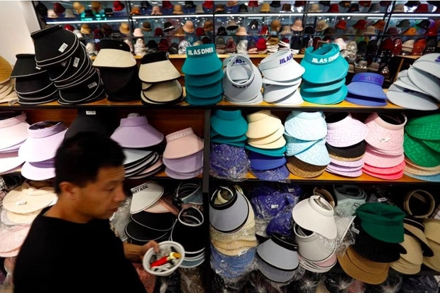 Cách người dân Trung Quốc đối phó với nắng nóng kỷ lục - Hình 2 Cach nguoi dan Trung Quoc doi pho voi nang nong ky luc-Hinh-2