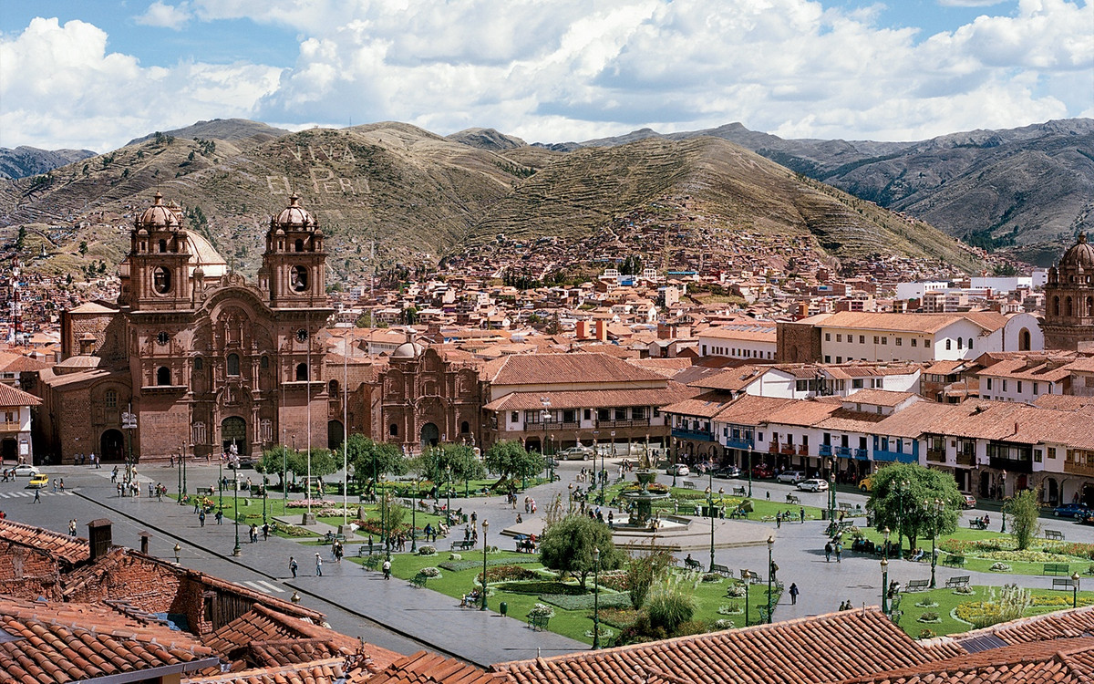 Thành phố cổ Cuzco ở Peru từng là thủ đô của đế chế Inca. Nơi đây là trung tâm chính trị - văn hóa - tôn giáo của người Inca trong nhiều thế kỷ.