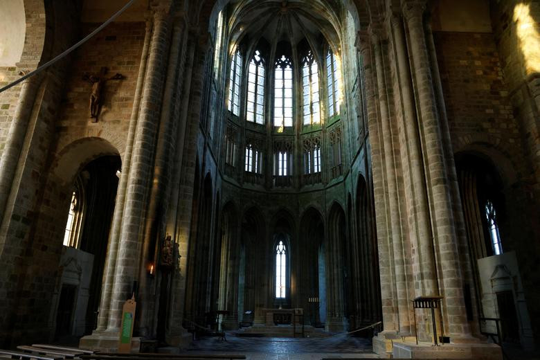 Trải qua 1.000 năm lịch sử, Tu viện đã chứng kiến những thời khắc quan trọng của lịch sử Pháp.