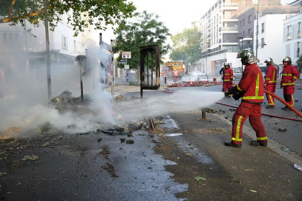 Ông Darmanin nói 2.000 cảnh sát sẽ được triển khai để đối phó với tình trạng bạo lực.