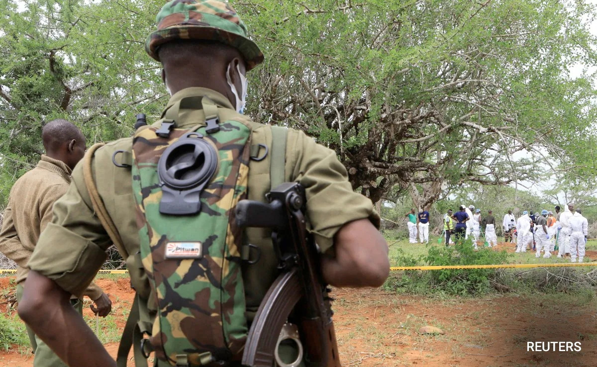 Vụ giáo phái nhịn đói ở Kenya: Lên tới hơn 400 người chết Vu giao phai nhin doi o Kenya: Len toi hon 400 nguoi chet