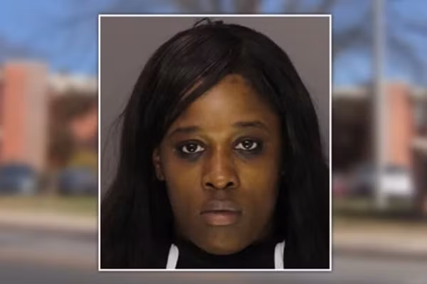 Ba me bi bat sau khi con trai 6 tuoi mang sung den truong