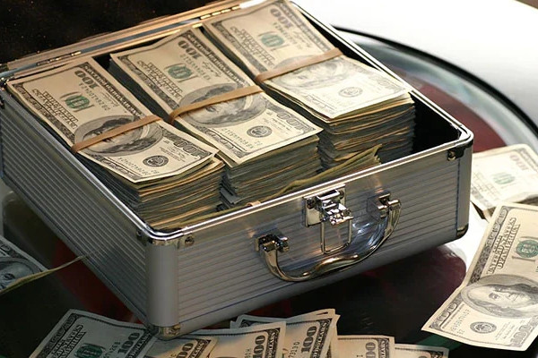 Nguoi dan ong rai hon 4,6 ty dong ra duong de…tao phuoc