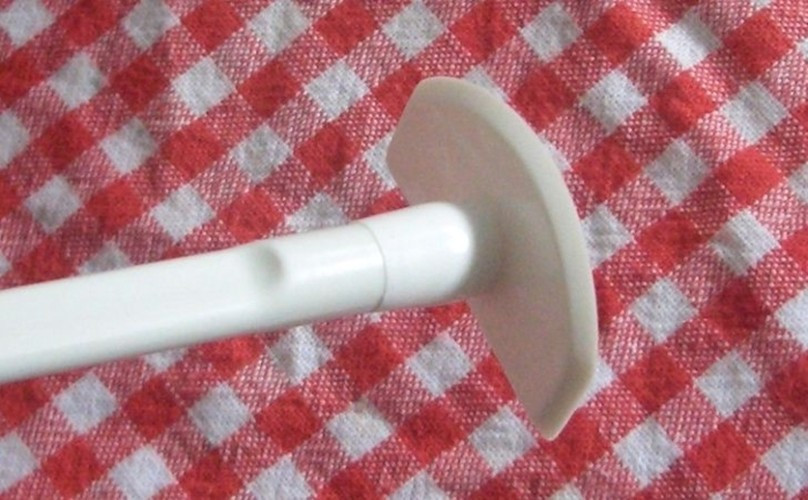 Dùng nạo chai để vét hết thức ăn: Người Hà Lan nổi tiếng là rất tiết kiệm. Để không lãng phí thức ăn thừa ở bên trong những chiếc chai lọ dài, họ đã phát minh ra cái “nạo chai” để lấy toàn bộ thức ăn ra.