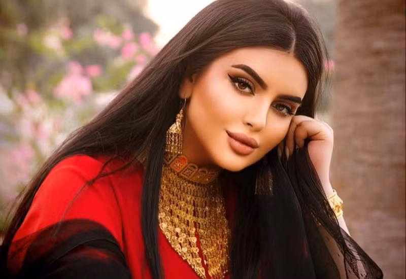 Theo ước tính của The Richest vào năm 2016, Sheikh sở hữu số tài sản trị giá hơn 1,2 tỷ USD, song phần nhiều trong số đó vẫn nằm dưới sự quản lý của hoàng gia.