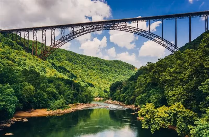 Vẻ đẹp ngoạn mục của những cây cầu nổi tiếng nhất thế giới - Hình 8 Ve dep ngoan muc cua nhung cay cau noi tieng nhat the gioi-Hinh-8