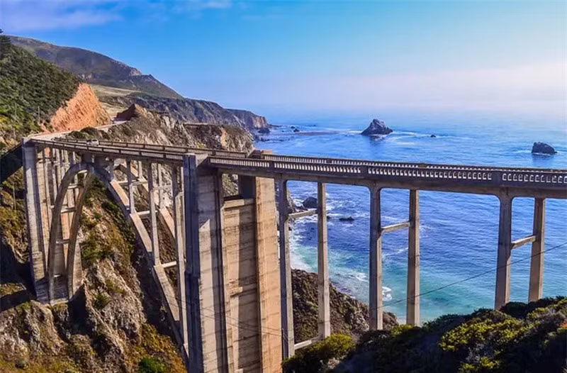 Vẻ đẹp ngoạn mục của những cây cầu nổi tiếng nhất thế giới - Hình 9 Ve dep ngoan muc cua nhung cay cau noi tieng nhat the gioi-Hinh-9