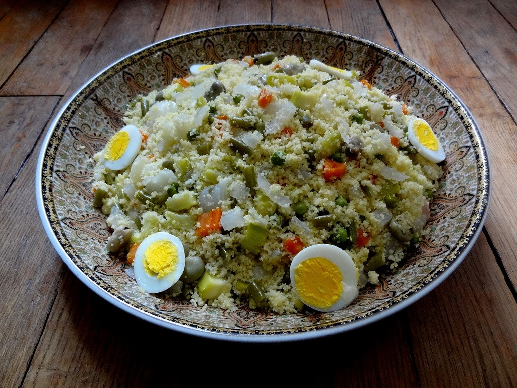 Ẩm thực của Niger bị ảnh hưởng nặng nề bởi các món ăn truyền thống khác của châu Phi. Nói chung, món ăn của Niger thường gồm một loại tinh bột (gạo và kê là phổ biến nhất) đi kèm với nước sốt hoặc món hầm. Sau đây là những món ăn truyền thống nhất định phải thử của Niger: