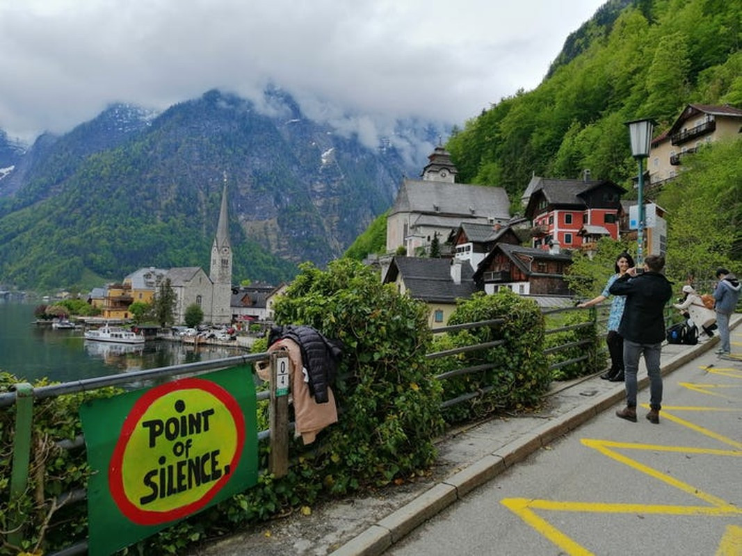 Cảnh núi non thiên nhiên tuyệt đẹp ở Hallstatt, Áo. Thị trấn này có khoảng 800 cư dân sinh sống.