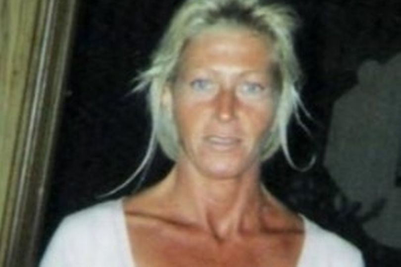 Tìm thấy thi thể mất tích 15 năm trong ô tô dưới đáy hồ - Hình 2 Tim thay thi the mat tich 15 nam trong o to duoi day ho-Hinh-2