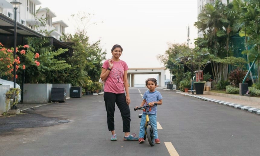 Ban đầu giá nhà ở đây không cao do nhiều người không thích nhưng sau này các cư dân kéo đến đây đã giúp giá nhà tăng hơn.